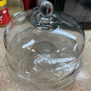 Cake platter that doubles as a dip and chips player as well